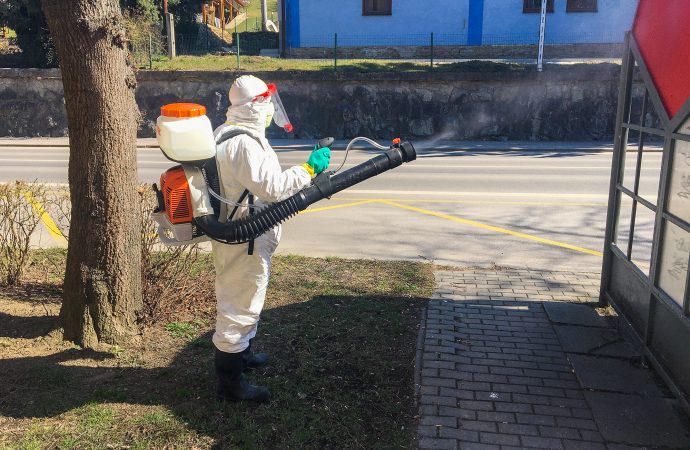 Mesto Dolný Kubín pristúpilo k dezinfekcii vybraných verejných priestorov