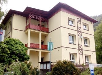 Budova obecného úradu znovu krášli Ľubochňu