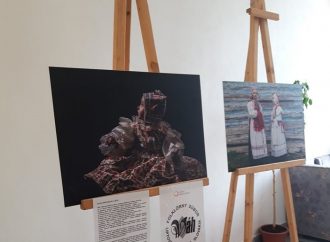 V priestoroch Mestského úradu v Ružomberku sprístupnili výstavu Sliačanské dievky a ženy