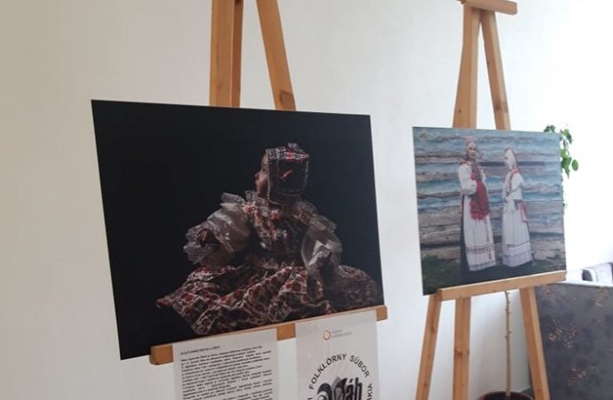 V priestoroch Mestského úradu v Ružomberku sprístupnili výstavu Sliačanské dievky a ženy