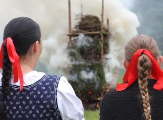 TV SEVERKA – Svätojánska vatra v obci Rudinská