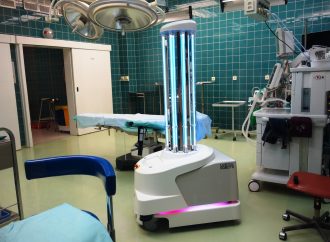 Operačné sály martinskej nemocnice dezinfikuje špičkový robot