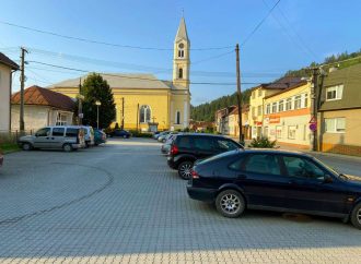 Mesto Krásno nad Kysucou zaviedlo parkovanie s časovým pásmom