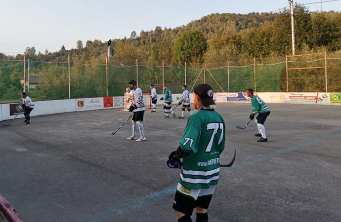 Ako dopadol XIV. Hokejbalový turnaj o pohár starostu obce Skalité? Pozrite si výsledky