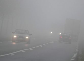 Jeseň je charakteristická náhlymi zmenami počasia, polícia vyzýva k maximálnej opatrnosti na cestách