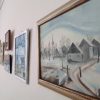 Regionálni výtvarníci prezentujú svoje diela na výstave Maľujeme zimu