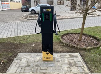 V obci Vysoká nad Kysucou pribudla nabíjacia stanica pre elektromobily