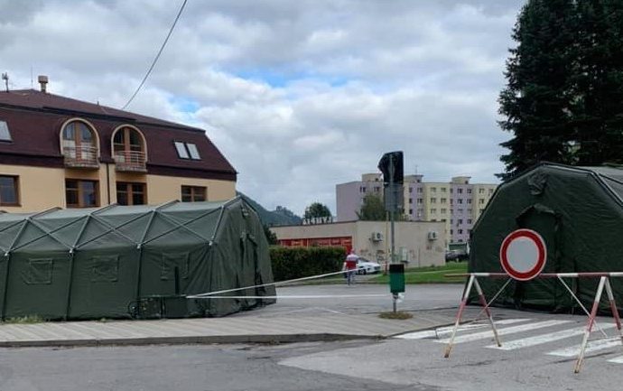 Nemocnica v Ružomberku zrušila triediace stany na vstupoch do oboch areálov nemocnice