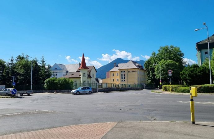 Svetelná signalizácia na Rachmaninovom námestí v Liptovskom Mikuláši bude niekoľko dní mimo prevádzky