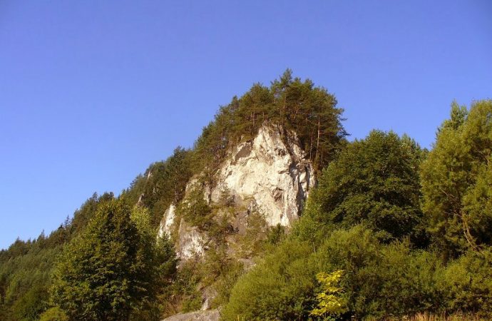 Tip na jesenný výlet – Slnečné skaly v Rajeckej doline