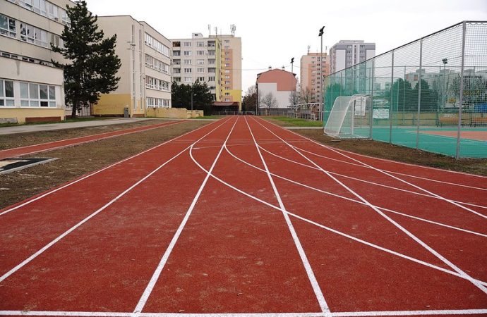 Základná škola s materskou školou Gaštanová má zrekonštruované športoviská