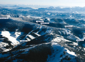 Oteplenie zhoršilo podmienky na lyžovanie, niektoré zjazdovky na Kysuciach sa zatvárajú